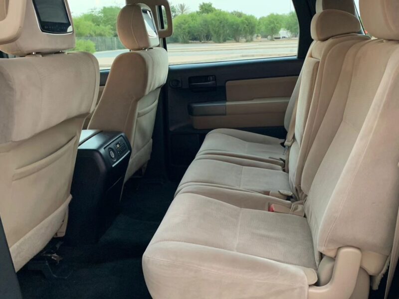 2015 Toyota Land Cruiser GXR 4.0 Litres V6 Petrol Engine White Beige SUV Automatic