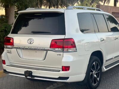 2021 Toyota Land Cruiser GXR 4.6 Liters V8 Petrol Engine White Beige SUV Automatic