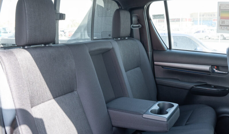 2025 Toyota Hilux Adventure SR5 4.0L V6 Petrol Engine Black Pickup Truck Automatic