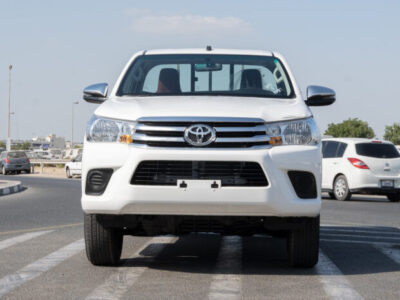 2025 Toyota Hilux SC MT 2.7L 4-cylinder DOHC, Dual VVT-i White Red Pickup Truck