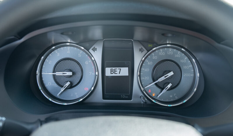 2025 Toyota Hilux SC MT 2.7L 4-cylinder DOHC, Dual VVT-i White Red Pickup Truck