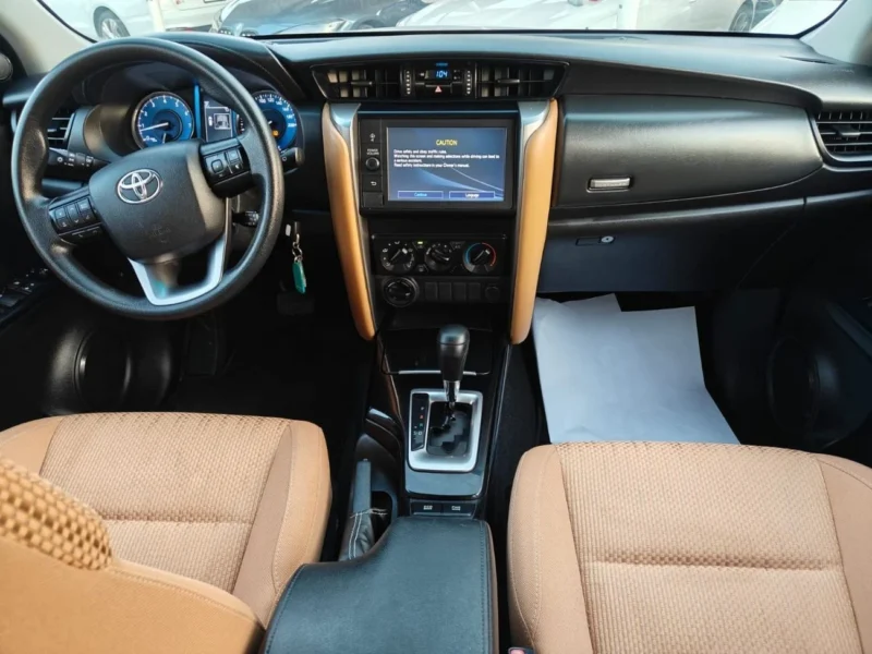 2021 Toyota Fortuner EXR 2.7-liter 4-cylinder Petrol Engine White Tan SUV GCC Specs