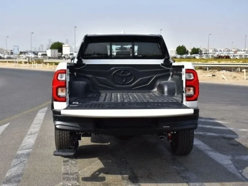 2025 Toyota Hilux GR Sport 2.8L 4 Cylinder Turbo Diesel Engine White Black Double Cab Pickup