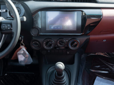 2025 Toyota Hilux SC MT 2.7L 4-cylinder DOHC, Dual VVT-i White Red Pickup Truck