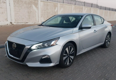 2021 Nissan Altima SV 2.5 Litres 4-cylinder Petrol Engine Silver Black Sedan FWD