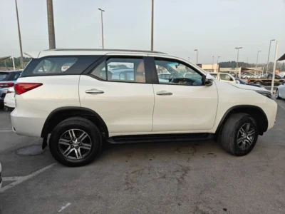 2021 Toyota Fortuner EXR 2.7-liter 4-cylinder Petrol Engine White Tan SUV GCC Specs