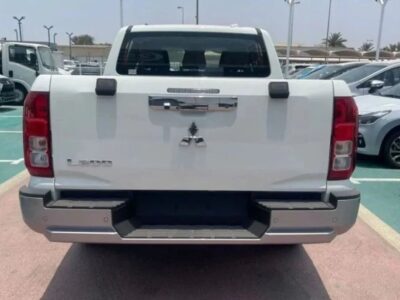 2026 Mitsubishi L200 GLX 2.4-liter Turbocharged Diesel 4 Cylinder Engine White Grey Pickup