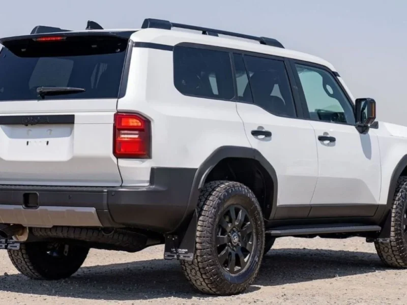 2025 Toyota Land Cruiser Prado 250 Series First Edition 2.8L 4 cylinders in-line White Black SUV