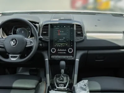 2025 Renault Koleos LE 2.5-liter 4-cylinder Petrol Engine White Black SUV Automatic