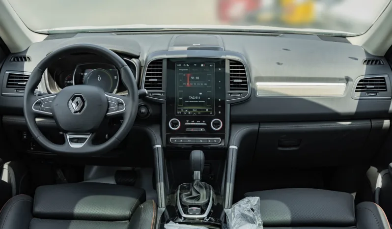 2025 Renault Koleos LE 2.5-liter 4-cylinder Petrol Engine White Black SUV Automatic