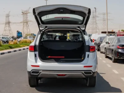 2025 Renault Koleos LE 2.5-liter 4-cylinder Petrol Engine White Black SUV Automatic