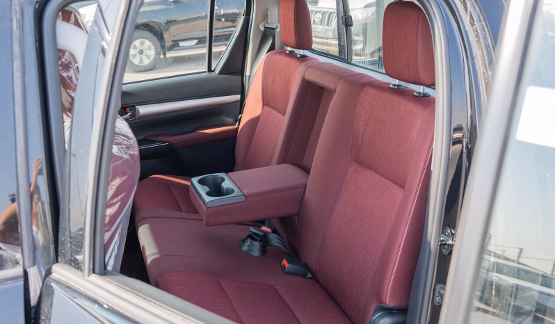 2025 Toyota Hilux TRD SR5 4.0L V6, DOHC, 24-Valve, Dual VVT-i Black Red Pickup Truck