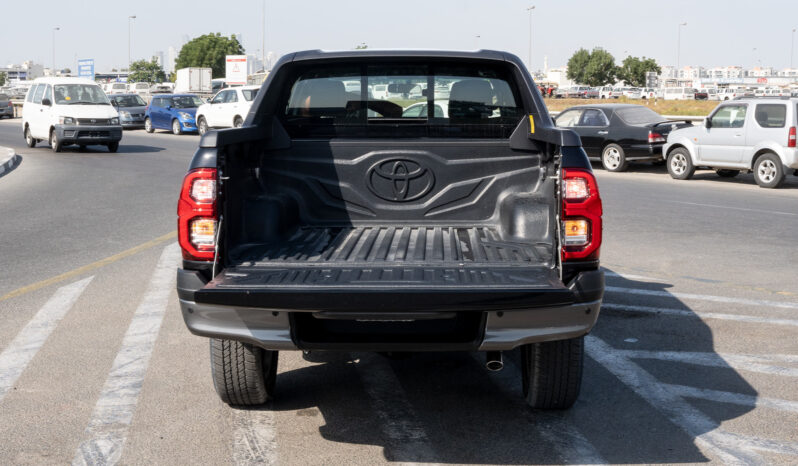 2025 Toyota Hilux Adventure SR5 4.0L V6 Petrol Engine Black Pickup Truck Automatic
