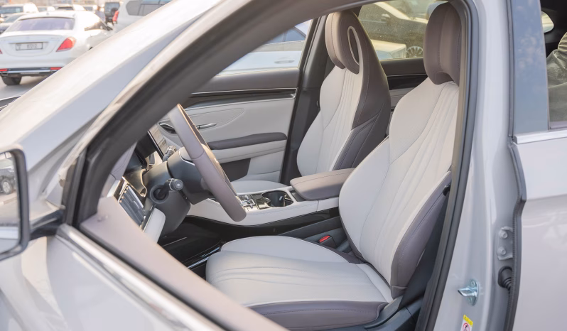 2025 BYD Song Plus Fully Electric Vehicle Grey Beige Sedan Automatic PMSM