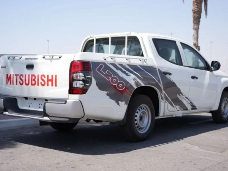 2023 Mitsubishi L200 GL 2.5L 4 Cylinders Double Cab Utility RWD White Grey Pick Up Truck