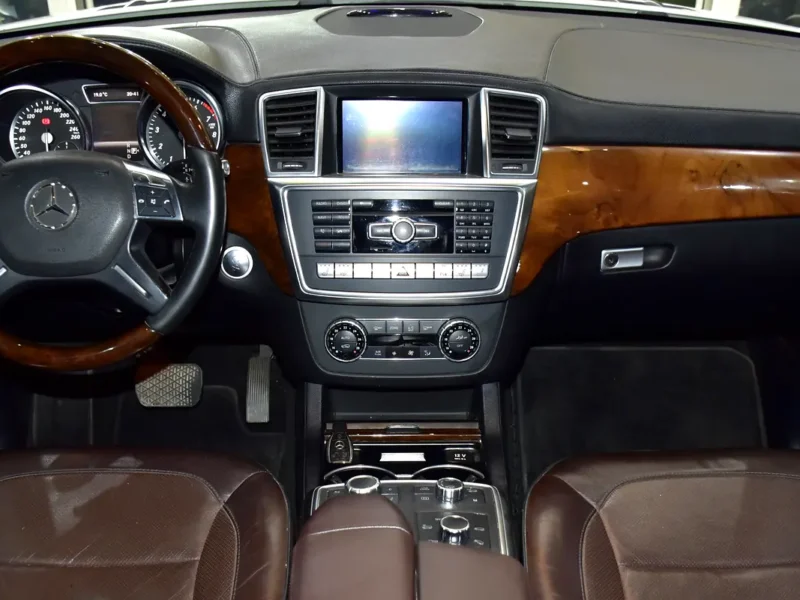 2013 Mercedes-Benz GL-Class GL 500 4matic 8 Cylinders Engine White Brown SUV