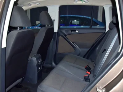 2015 Volkswagen Tiguan SE 4 Cylinder Petrol Engine Brown Black Crossover GCC Specs