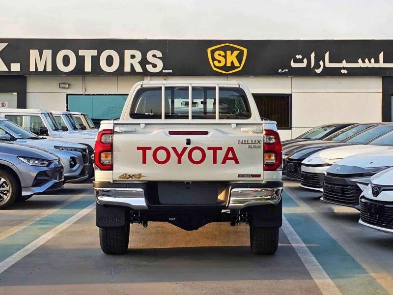 2025 Toyota Hilux SR5 WIDE BODY WITH HUK 2.4L DIESEL AT White Black PickUP