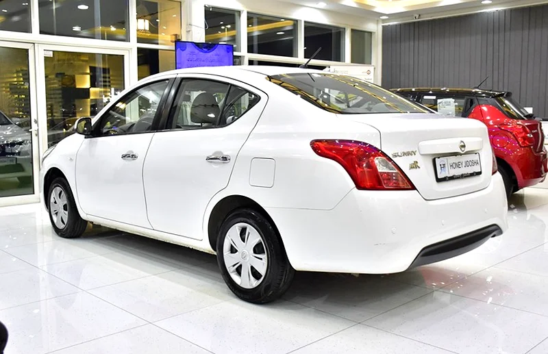 2021 Nissan Sunny EX 4 Cylinder Petrol Engine White Beige Sedan GCC Specs
