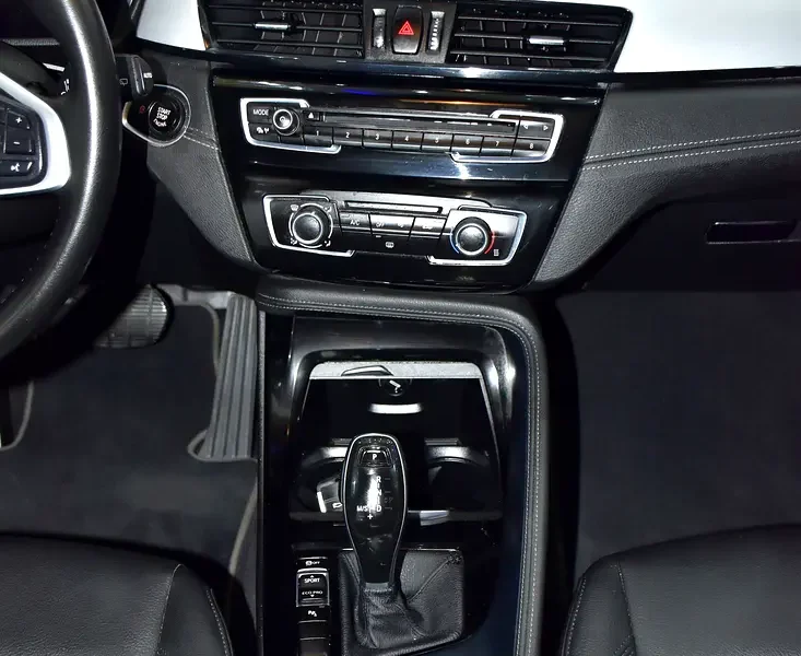 2020 BMW X2 sDrive 20i 4 Cylinder Petrol Engine White Black Crossover GCC