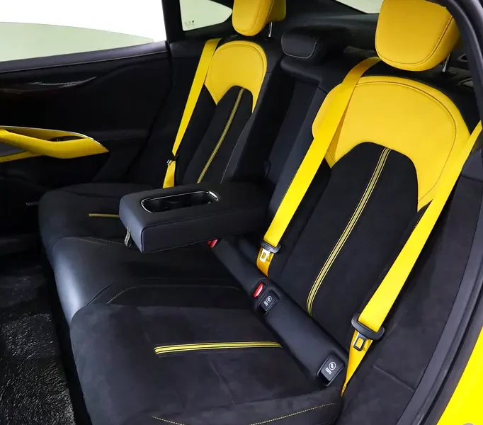 2025 Xiaomi SU7 Ultra EV FULLY LOADED CARBON Exterior Interior Yellow Sedan