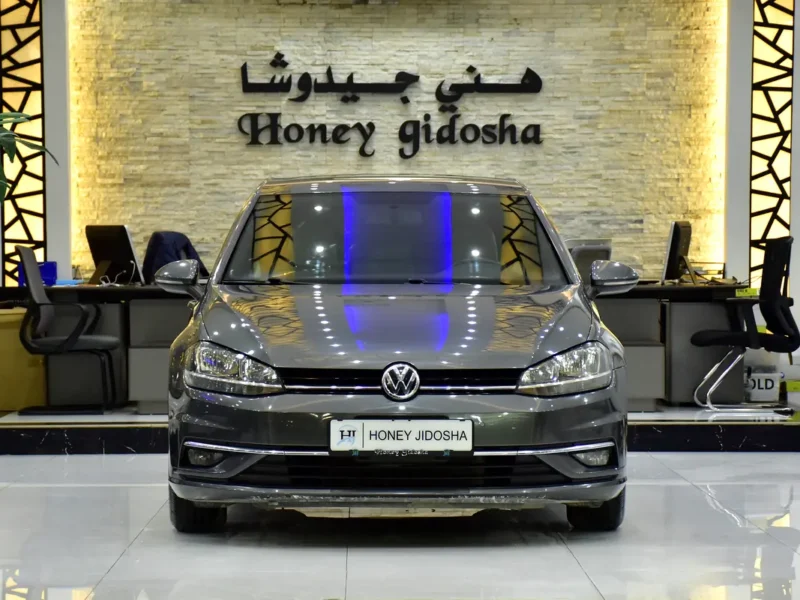 2018 Volkswagen Golf SE 3 Cylinder petrol Engine Grey Beige Hatchback GCC Specs