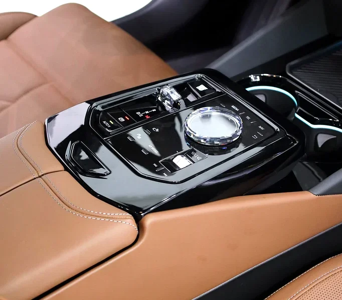 2025 BMW 5-Series 530i xDrive M PACKAGE 4 Cylinder Engine White Tan Sedan