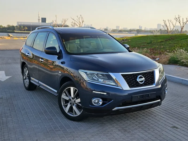 2016 Nissan Pathfinder SV 6 Cylinder Petrol Engine Blue Beige SUV GCC Specs
