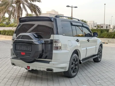 2016 Mitsubishi Pajero GLS MID MODIFIED SIGNATURE EDITION V6 3.5L White Red SUV