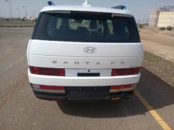 2024 Hyundai Santa Fe 2.5L Turbocharged Inline 4-Cylinder White Tan SUV