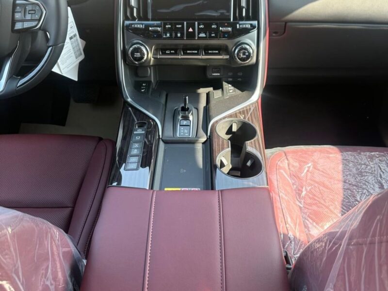 2025 Lexus LX 700h 3.5L 6 Cylinders HYBRID URBAN 10AT Green Red SUV