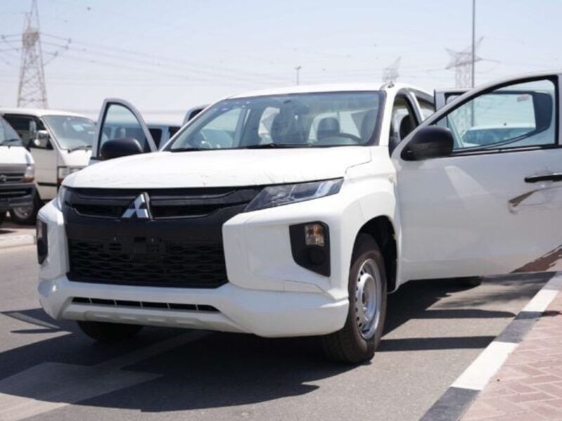 2023 Mitsubishi L200 GL 2.5L 4 Cylinders Double Cab Utility RWD White Grey Pick Up Truck