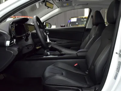 2024 Hyundai Elantra Comfort 4 Cylinder Petrol Engine White Black Sedan Chinese Specs