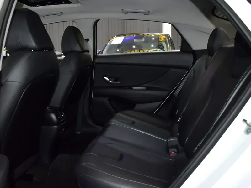 2024 Hyundai Elantra Comfort 4 Cylinder Petrol Engine White Black Sedan Chinese Specs