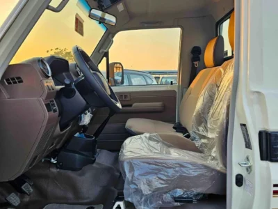 2025 Toyota Land Cruiser Pick Up LX LC79 4.0L V6 PETROL MT White Brown Pickup