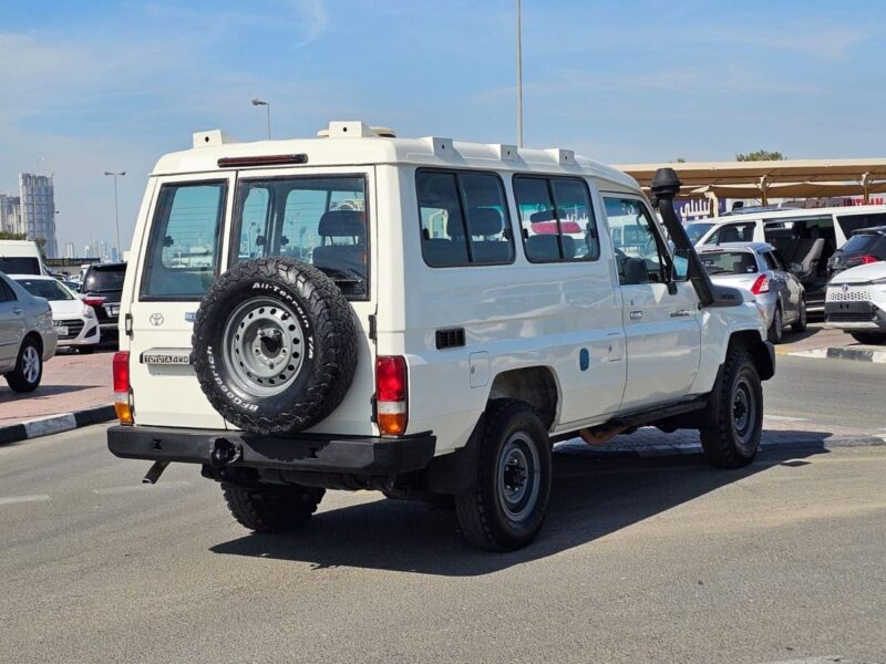 2018 Toyota Land Cruiser 70 4.2L DIESEL MT RHD 6 Cylinders Engine White Black SUV
