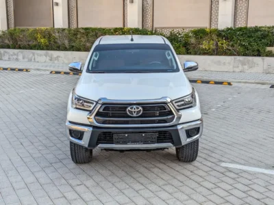 2024 Toyota Hilux SR5 DOUBLE CABIN 4X4 V4 Petrol Engine 2.7L White Red Pickup