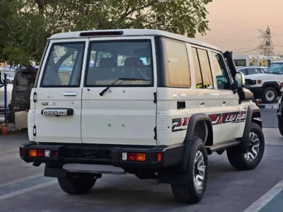 2026 Toyota Land Cruiser 70 LX LC76 5 DOORS 4.0L V6 PETROL AT White Tan SUV