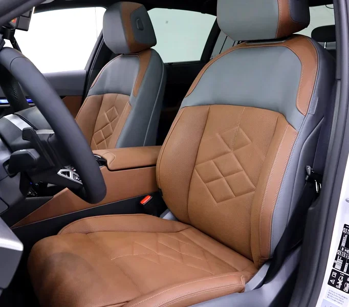 2025 BMW 5-Series 530i xDrive M PACKAGE 4 Cylinder Engine White Tan Sedan