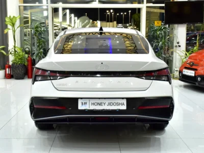 2024 Hyundai Elantra Comfort 4 Cylinder Petrol Engine White Black Sedan Chinese Specs