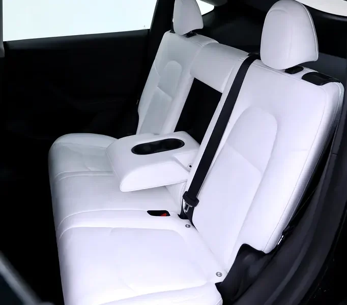 2024 Tesla Model Y Standard Electric Vehicle Black White SUV 450 - 550 KM Range