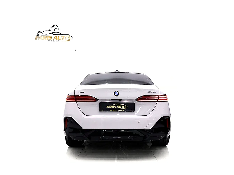 2025 BMW 5-Series 530i xDrive M PACKAGE 4 Cylinder Engine White Tan Sedan