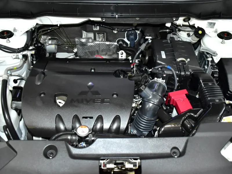 2024 Mitsubishi ASX GLX 4 Cylinder Petrol Engine White Black Crossover GCC Specs