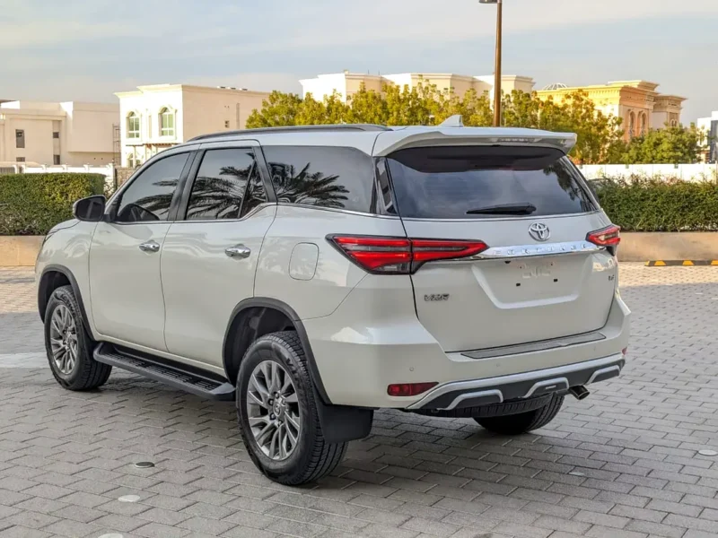 2022 TOYOTA FORTUNER VXR V6 Petrol Engine 4.0 Litres White Brown SUV GCC
