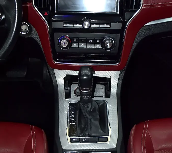 2021 MG RX5 Luxury 4 Cylinder Petrol Engine White Red SUV GCC Specs