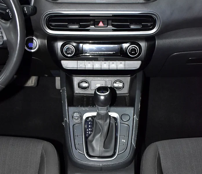 2023 Hyundai Kona SE 4 Cylinder Petrol Engine Blue Black Crossover GCC Specs