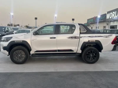 2025 Toyota Hilux ADVENTURE 4.0 Litre V6 PETROL Engine White Black PickUP