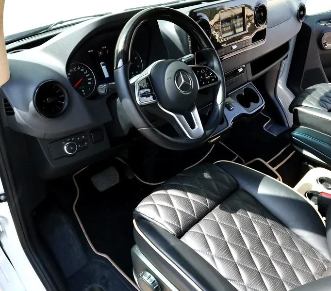 2022 Mercedes-Benz Sprinter Standard 2.0L 4-Cylinder Turbo White Black Van