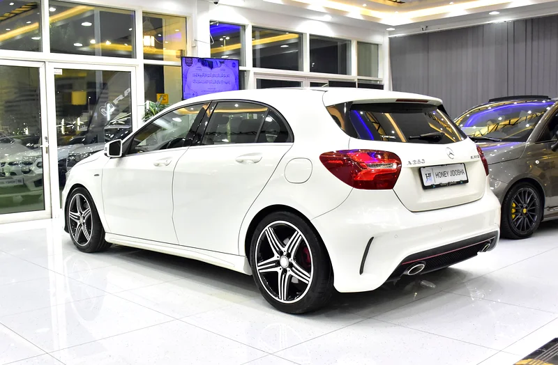 2015 Mercedes-Benz A-Class A 250 Sport 4 Cylinder Petrol Engine White Black Hatchback