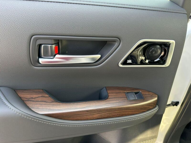 2025 TOYOTA LC300 VX 3.5L TT FULL OPTION 6 Cylinder Petrol Engine White Black SUV